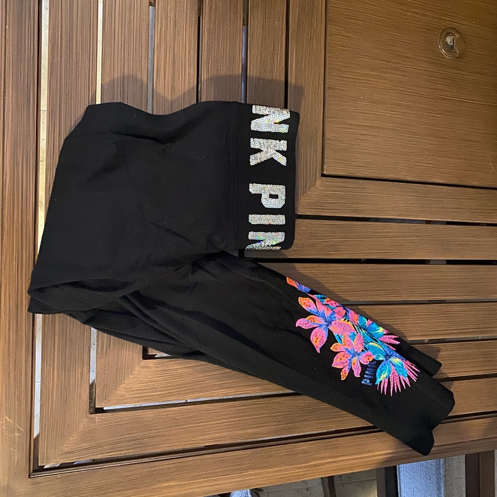 Victoria’s Secret Pink leggings